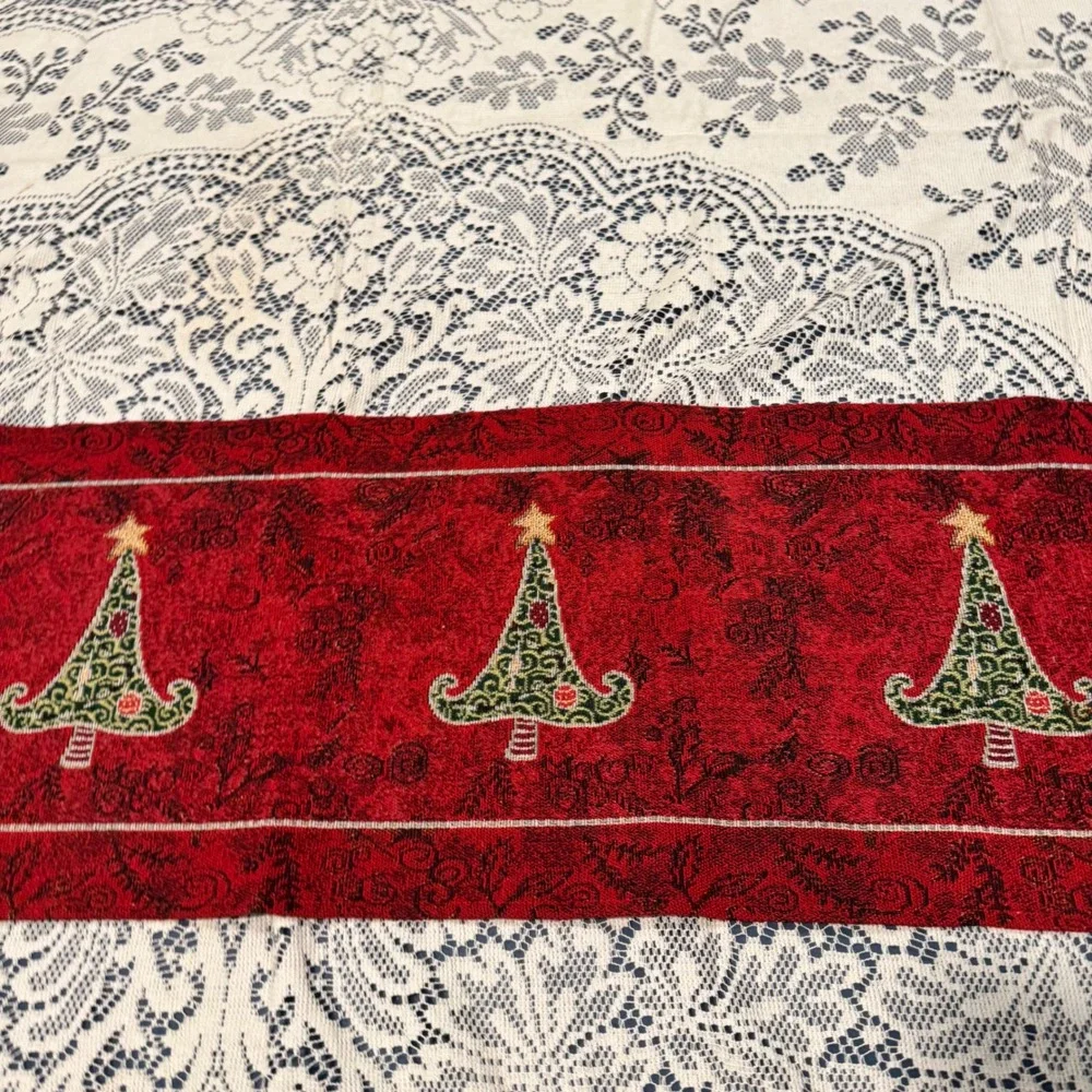 Whimsical Christmas‎ Tree Woven Tapestry Table Runner Red Green Christmas
